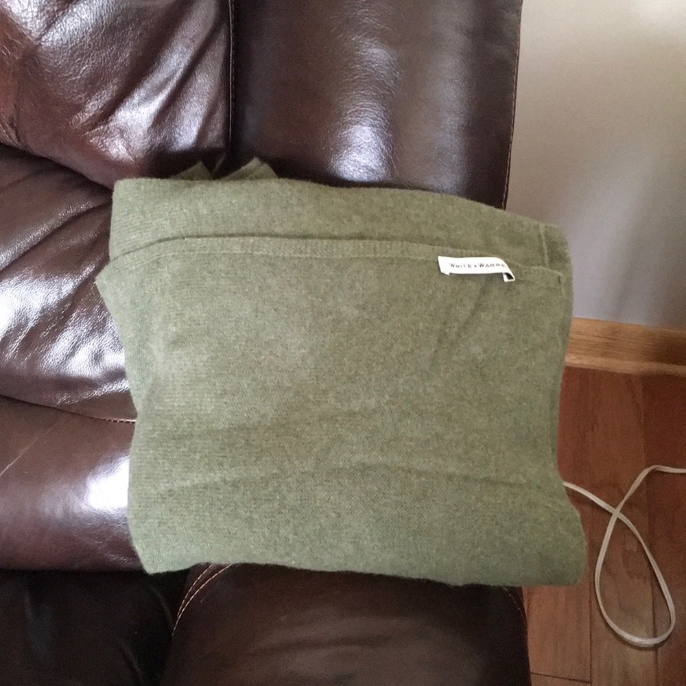 White + Warren cashmere travel wrap